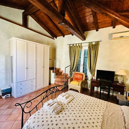 Relax Clementina Apartment Fiumicino Luaran gambar