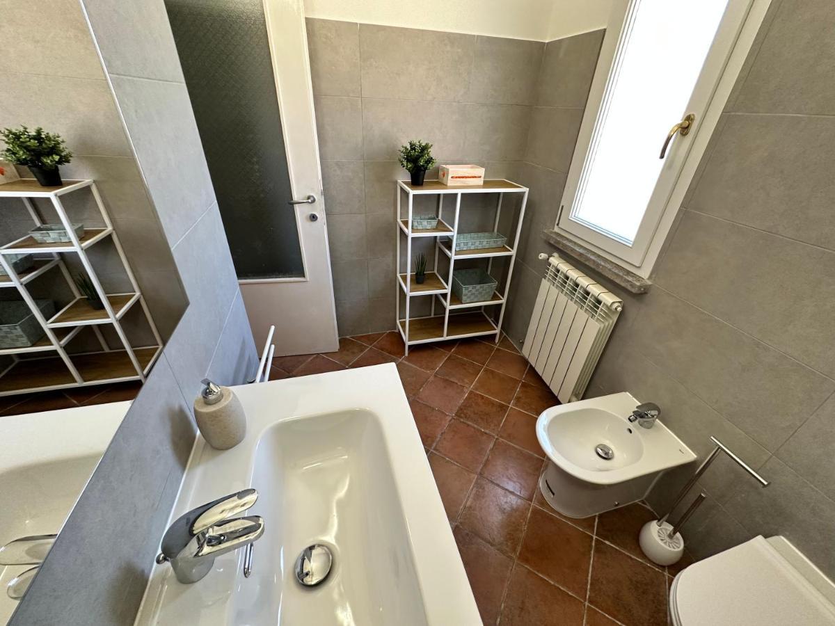 Relax Clementina Apartment Fiumicino Luaran gambar