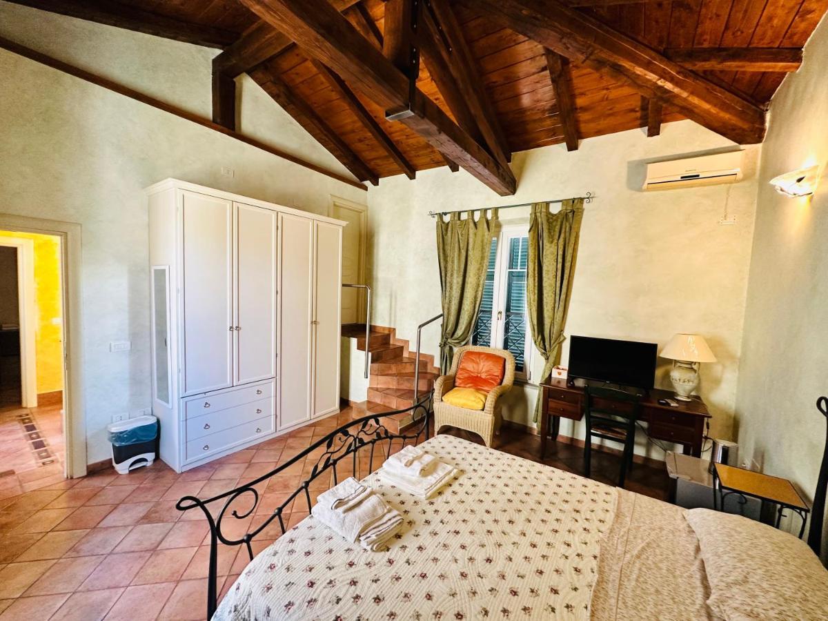 Relax Clementina Apartment Fiumicino Luaran gambar