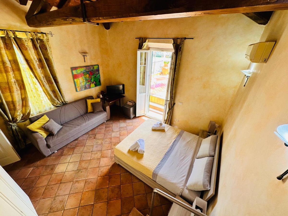 Relax Clementina Apartment Fiumicino Luaran gambar