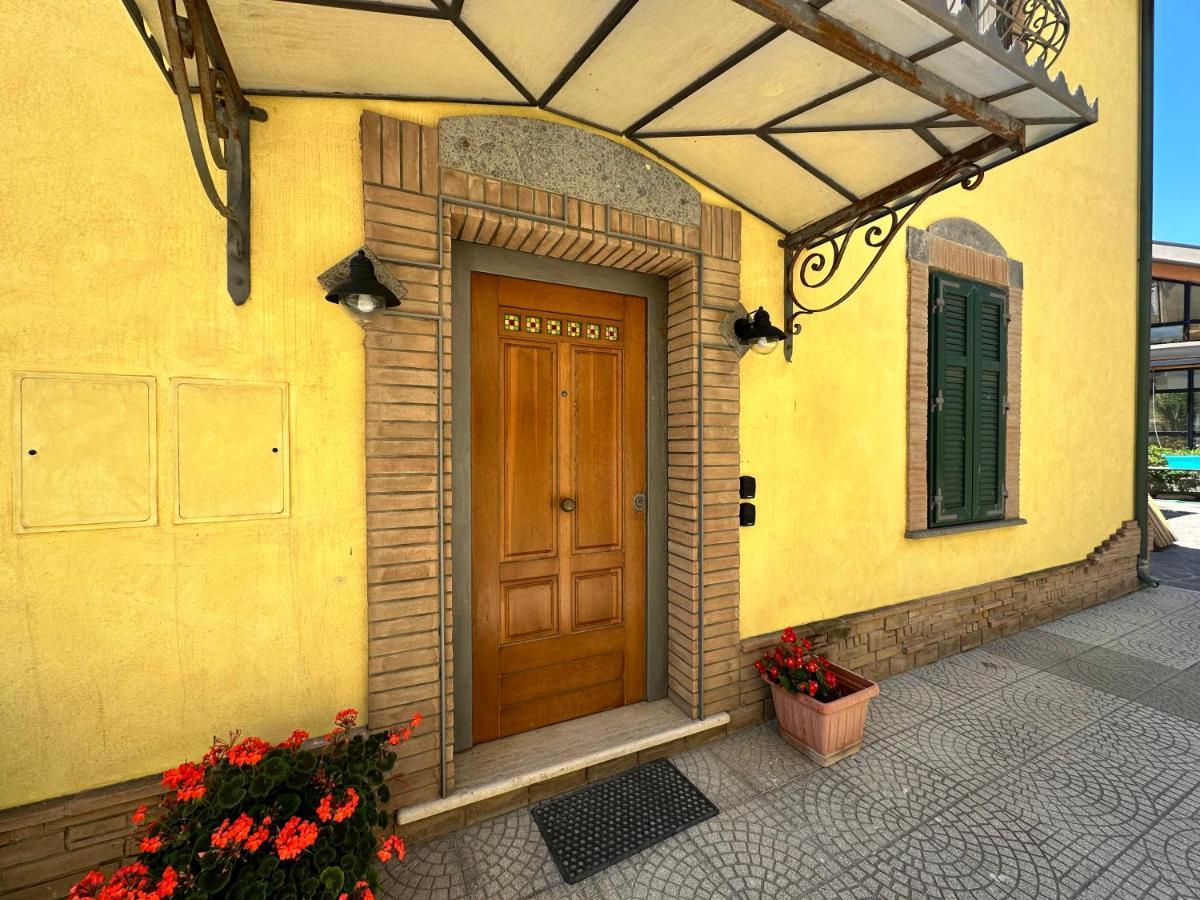 Relax Clementina Apartment Fiumicino Luaran gambar