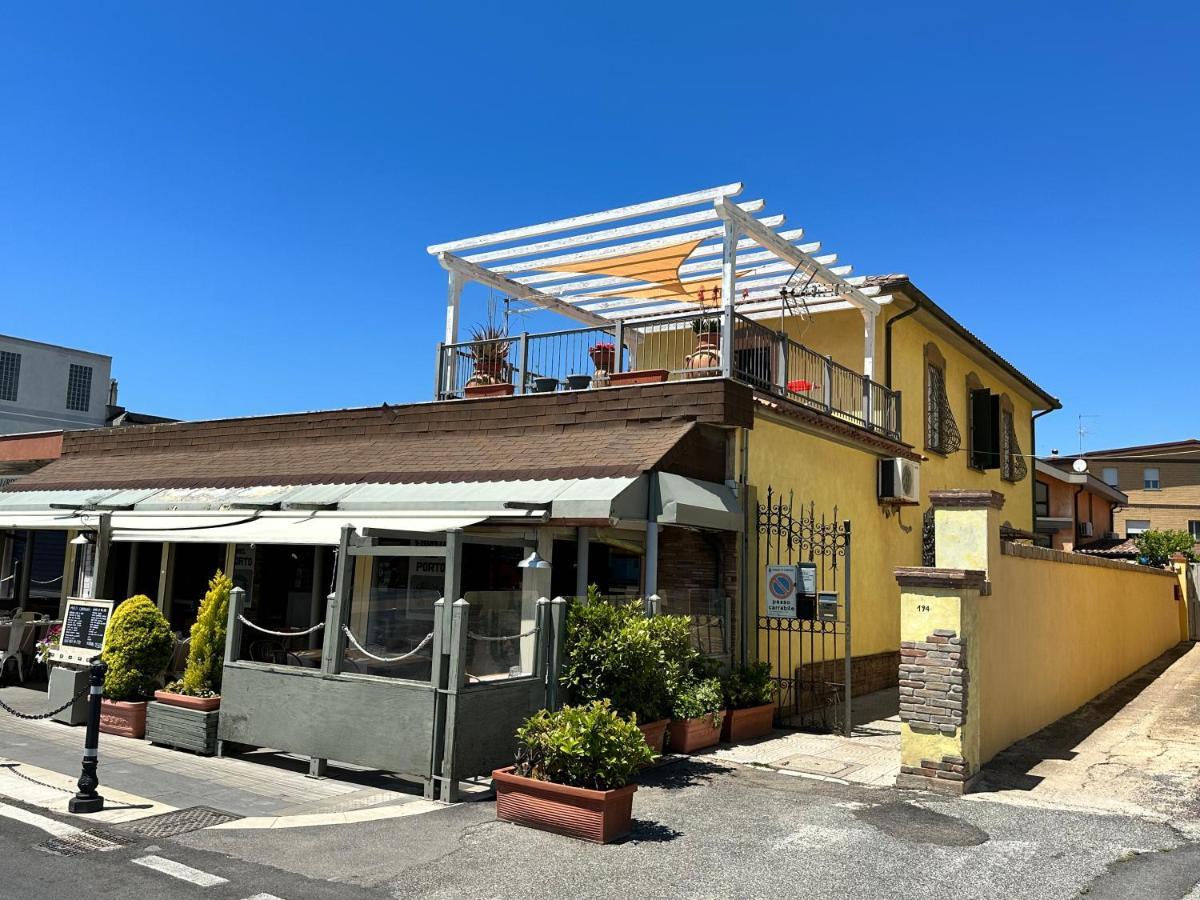 Relax Clementina Apartment Fiumicino Luaran gambar